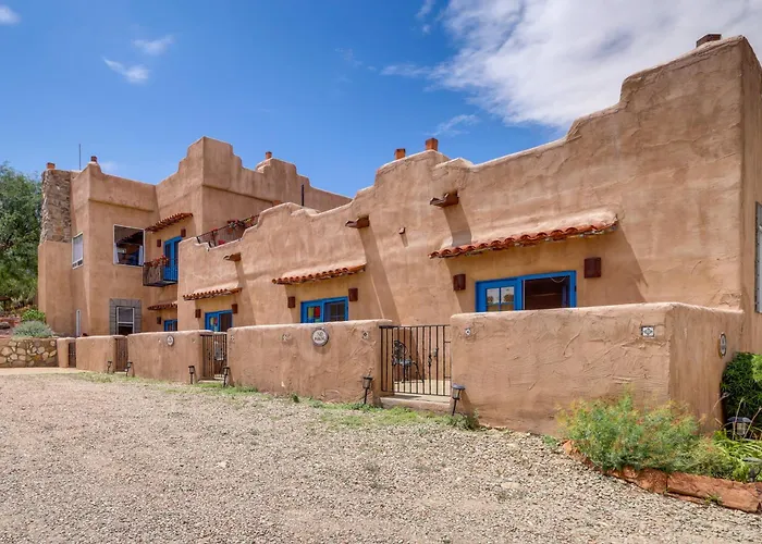 Los Cerrillos Hillside Hacienda On 65 Acres!